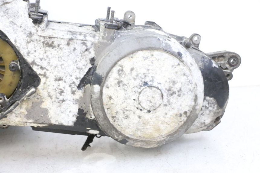 photo de ENGINE PEUGEOT SATELIS COMPRESSOR K15 125 (2006 - 2009) - Surface and material condition