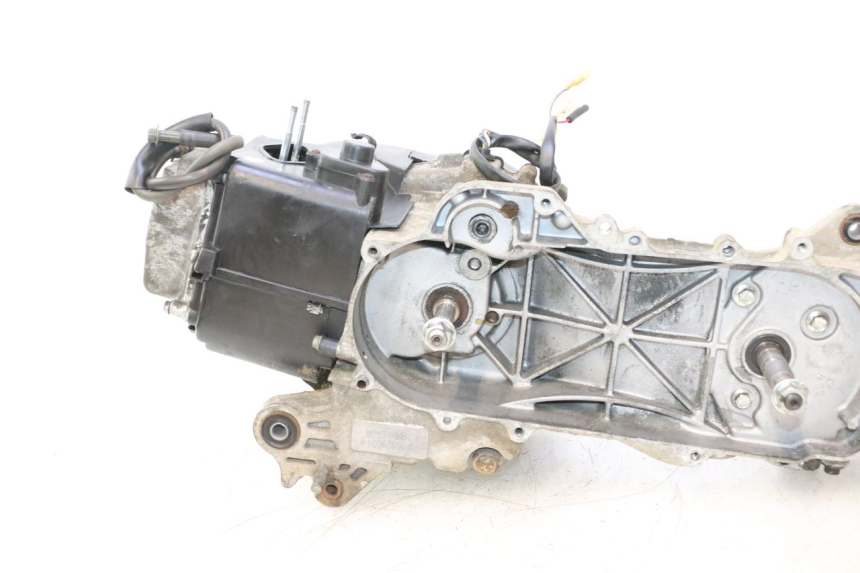 photo de ENGINE YIYING RETRO 50 (2008 - 2017) - Spare part profile view