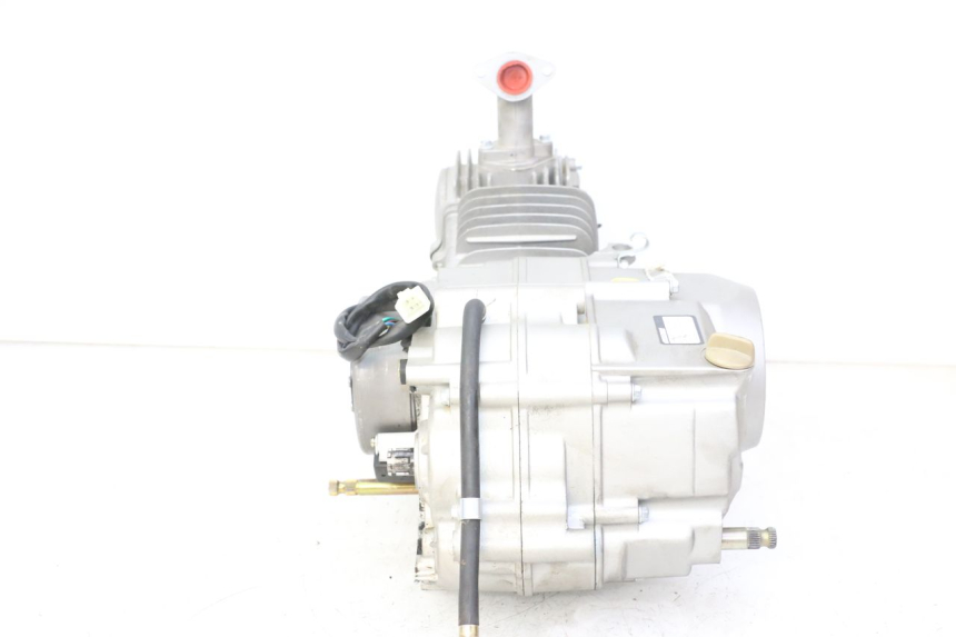 photo de ENGINE APOLLO RFZ 125 - Detailed visual inspection