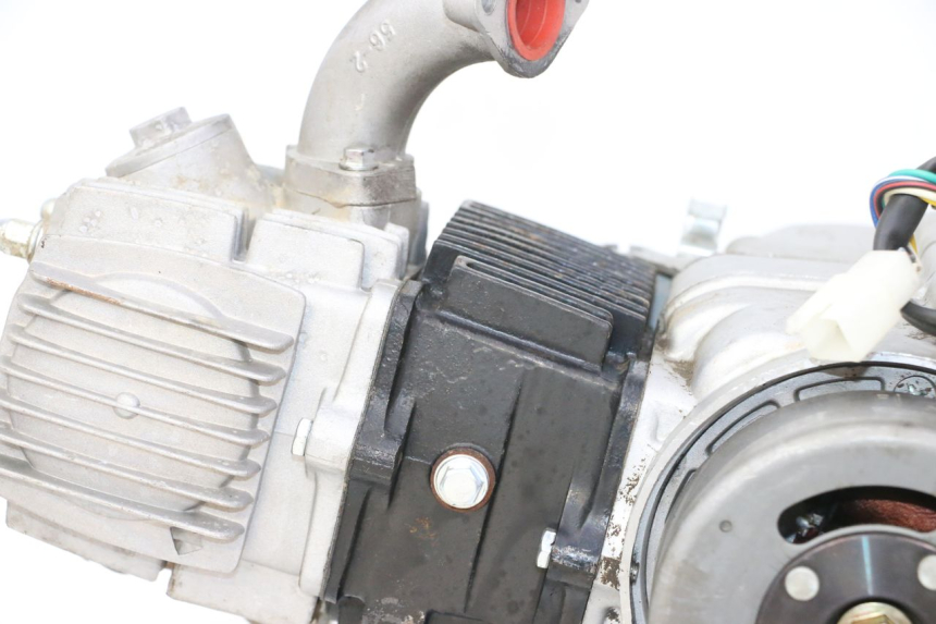 photo de ENGINE APOLLO RFZ 125 - Detailed visual inspection