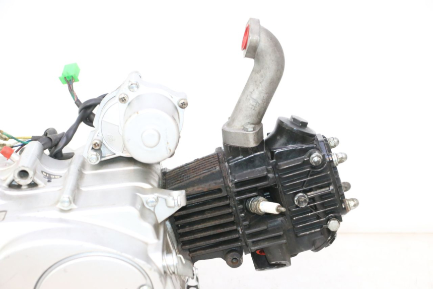 photo de ENGINE YAMASAKI ROADSTER 50 (2013 - 2018) - Distinctive features