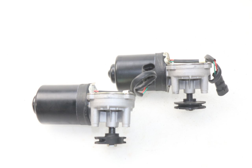 photo de ROLL LOCK ENGINE PEUGEOT METROPOLIS 400 (2017 - 2020) - Fixing points details