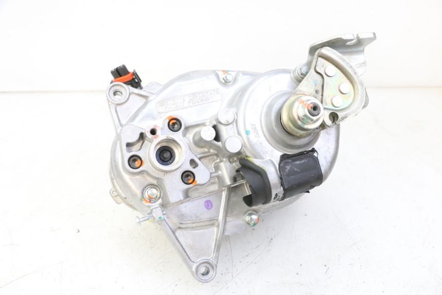 photo de ROLL LOCK ENGINE PIAGGIO MP3 HPE 310 (2024 - 2025) - Main view