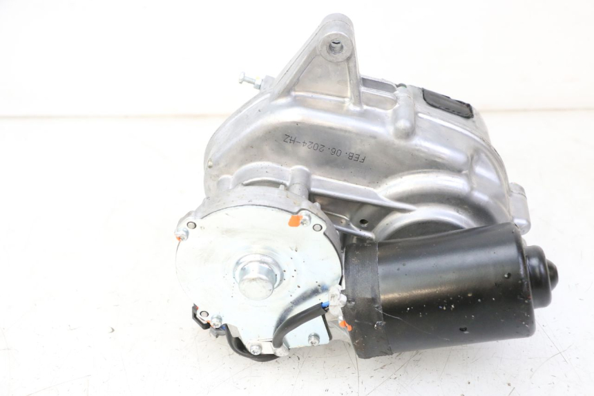 photo de ROLL LOCK ENGINE PIAGGIO MP3 HPE 310 (2024 - 2025) - Distinctive features