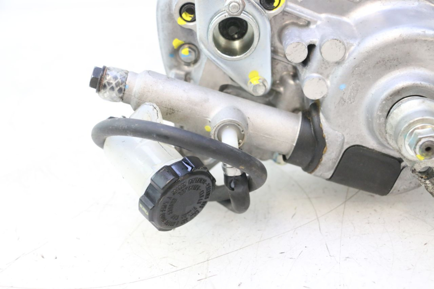 photo de ROLL LOCK ENGINE PIAGGIO MP3 HPE 530 (2022 - 2026) - Focus on structure