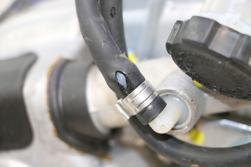 photo de ROLL LOCK ENGINE PIAGGIO MP3 HPE 530 (2022 - 2026) - Technical close-up