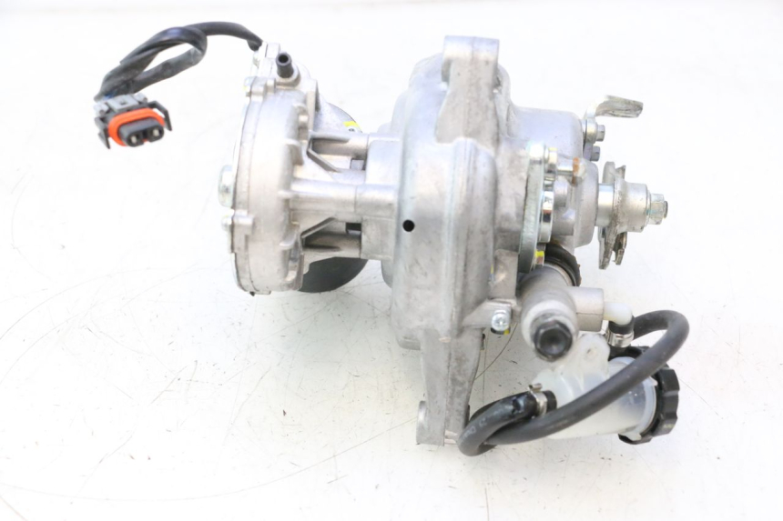 photo de ROLL LOCK ENGINE PIAGGIO MP3 HPE 530 (2022 - 2026) - Markings and original references