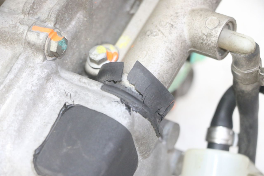 photo de ROLL LOCK ENGINE PIAGGIO MP3 LT 300 (2010 - 2016) - Alternative perspective