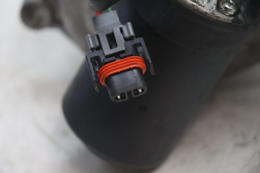 photo de ROLL LOCK ENGINE PIAGGIO MP3 125 (2006 - 2014) - Product overview