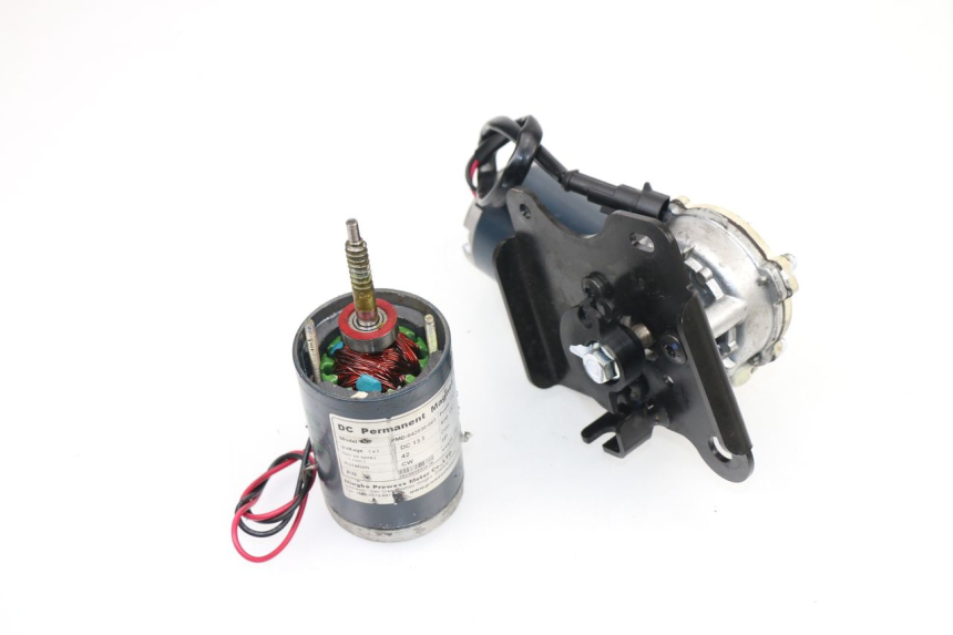 photo de ROLL LOCK ENGINE PEUGEOT METROPOLIS 400 (2011 - 2016) - Zoom on usage condition