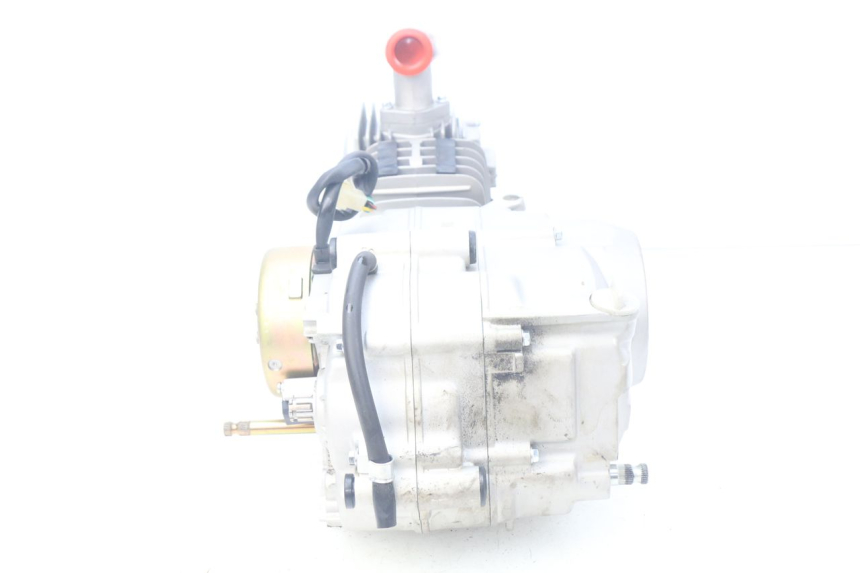 photo de ENGINE APOLLO RXF 125 - Fixing points details