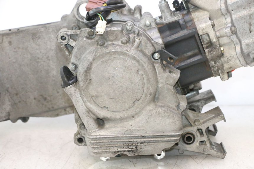 photo de ENGINE PEUGEOT SATELIS 125 (2013 - 2018) - Alternative angle