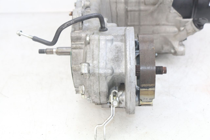 photo de ENGINE HONDA SCV LEAD 100 (2003 - 2007) - Surface and material condition