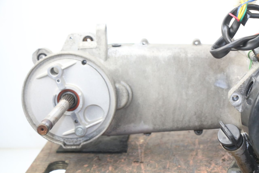 photo de ENGINE RAZZO STEED 125 (2012 - 2018) - Surface and material condition