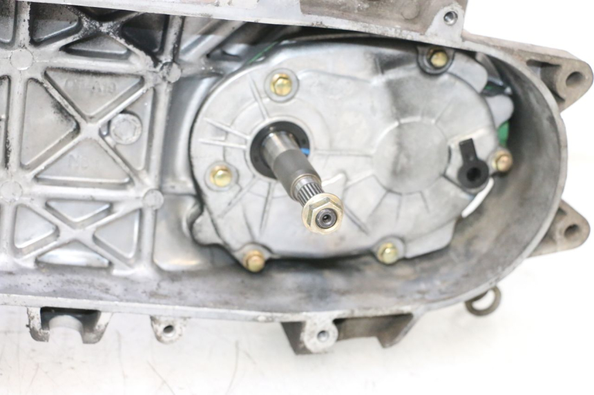 photo de ENGINE PEUGEOT STREETZONE NAKED 2T 50 (2014 - 2018) - Alternative perspective