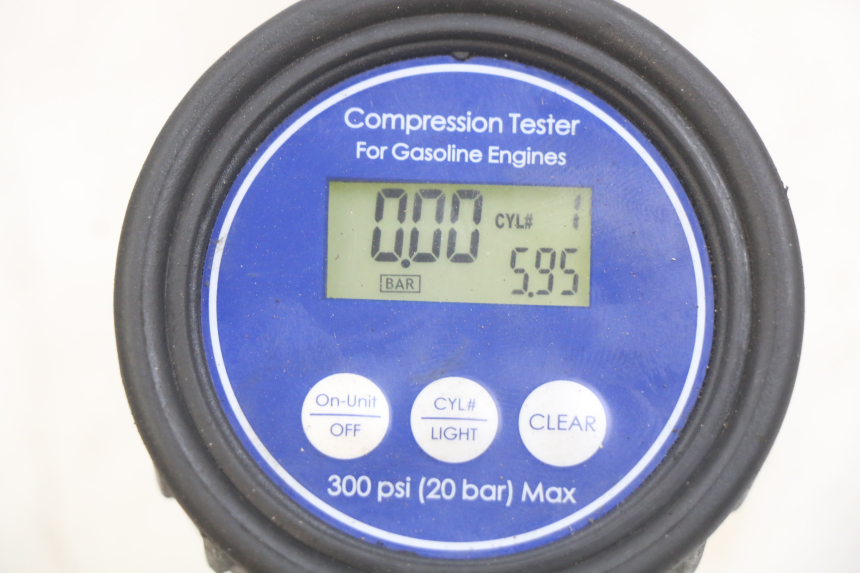 photo de ENGINE PEUGEOT TREKKER 50 (1998 - 2004) - Detailed visual inspection