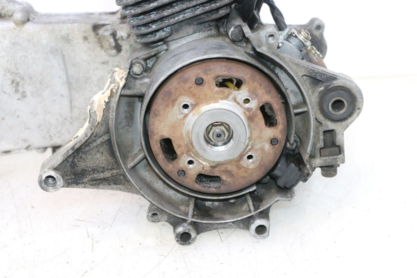 photo de ENGINE PEUGEOT TREKKER 50 (1995 - 2004) - Additional view of the item