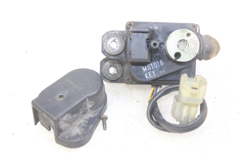 photo de ENGINE EXHAUST VALVE HONDA FES PANTHEON 2T 125 (1998 - 2002) - Main view