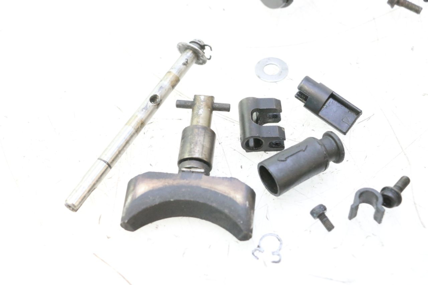 photo de EXHAUST VALVE ENGINE YAMAHA WAVE RUNNER GP R 1200 (2000 - 2003) - Additional view of the item