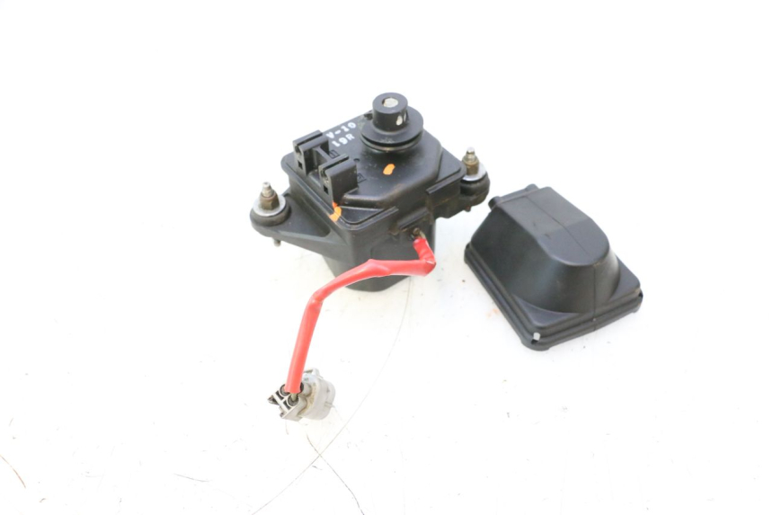 photo de EXHAUST VALVE ENGINE YAMAHA WAVE RUNNER GP R 1200 (2000 - 2003) - Fixing points details