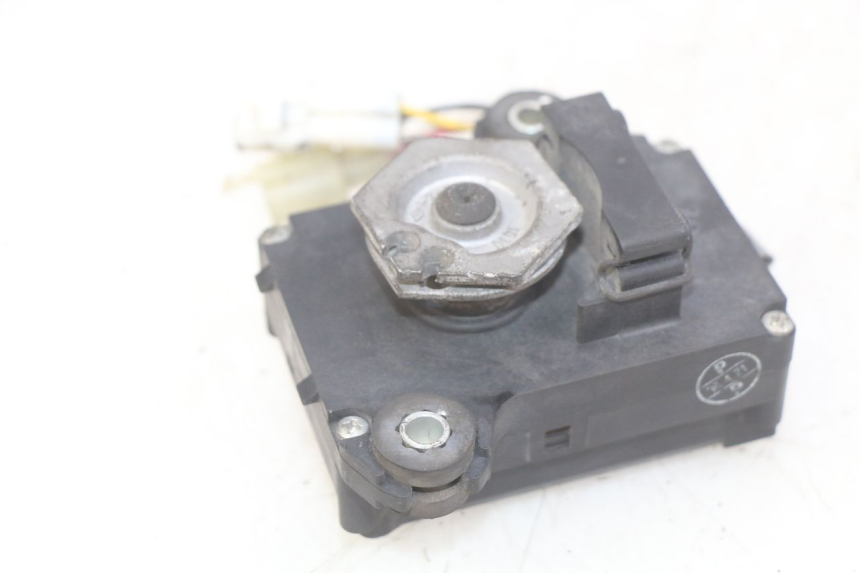 photo de ENGINE EXHAUST VALVE KAWASAKI Z 750 (2007 - 2013) - Component detail