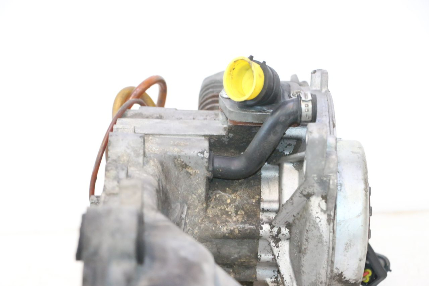 photo de ENGINE PIAGGIO VESPA LX 2T 50 (2005 - 2013) - Alternative perspective