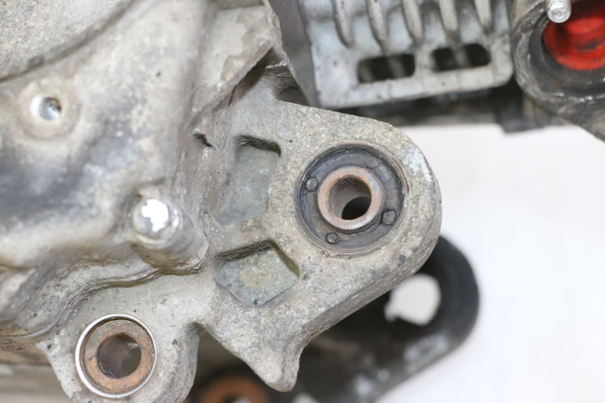 photo de ENGINE PEUGEOT VIVACITY NEW 4T 50 (2008 - 2017) - Fixing points details