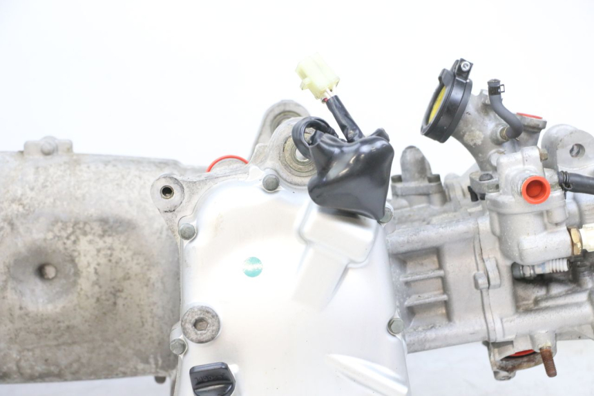 photo de ENGINE YAMAHA XMAX X-MAX 125 (2006 - 2009) - Detailed visual inspection