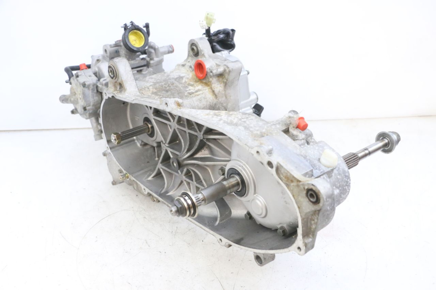 photo de ENGINE YAMAHA XMAX X-MAX 125 (2006 - 2009) - Surface and material condition