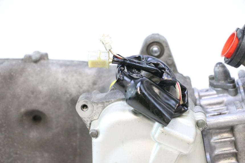 photo de ENGINE YAMAHA XMAX X-MAX 125 (2006 - 2009) - Detailed visual inspection