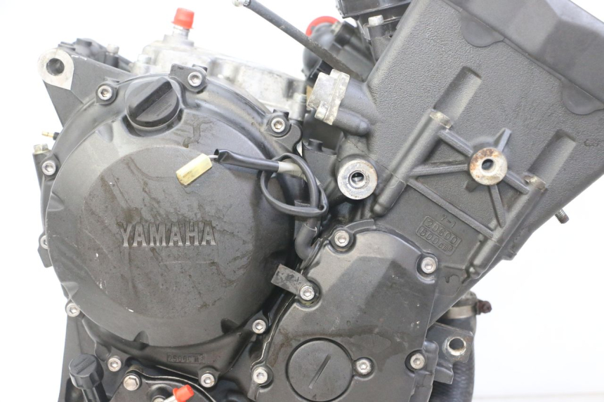 photo de ENGINE YAMAHA XJ6 ABS 600 (2008 - 2016) - Surface and material condition