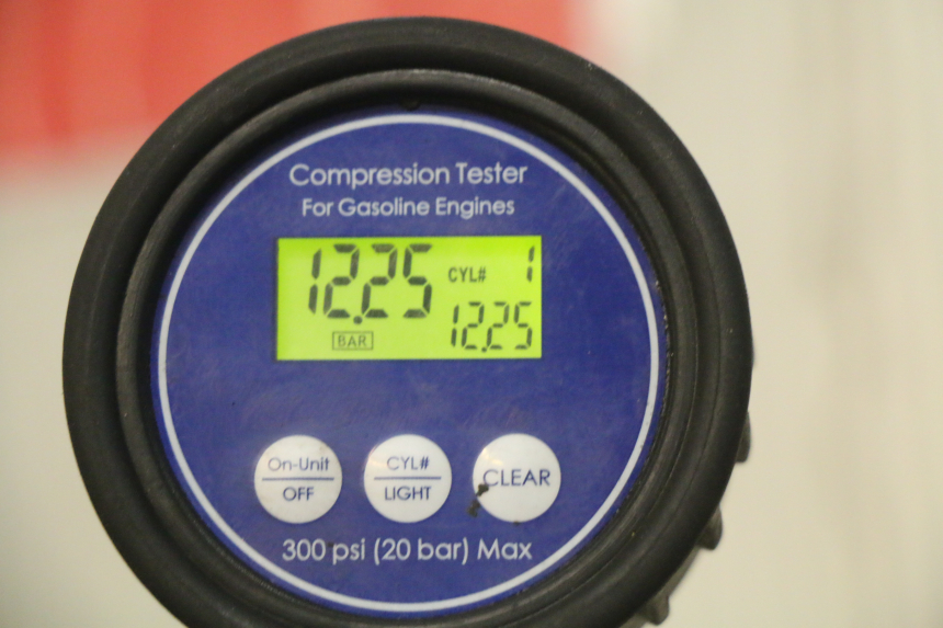 photo de ENGINE HONDA XLV VARADERO 125 (2000 - 2006) - Detailed visual inspection