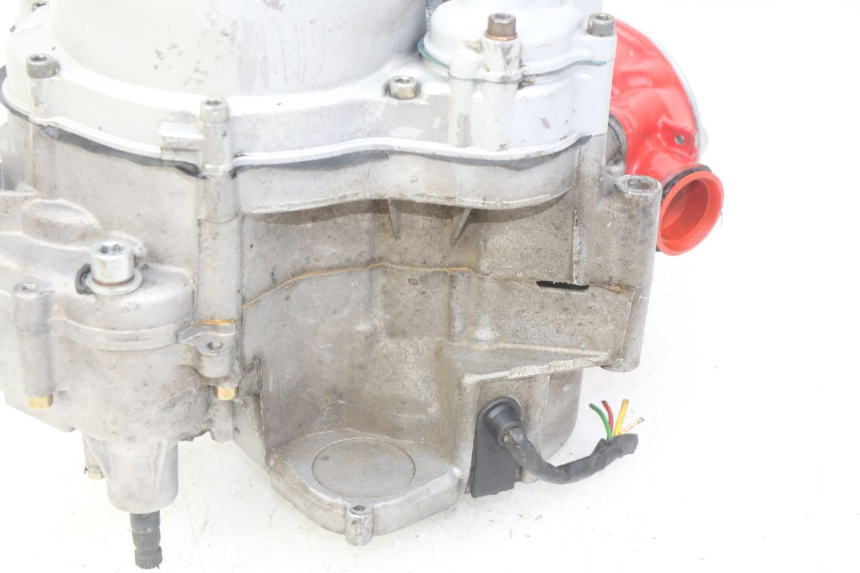 photo de ENGINE PEUGEOT XP6 50 (1997 - 2003) - Alternative perspective