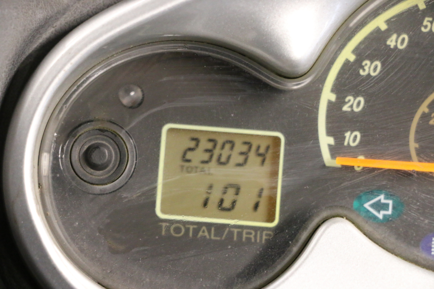 photo de ENGINE YAMAHA YP MAJESTY 125 (2002 - 2006) - Component detail