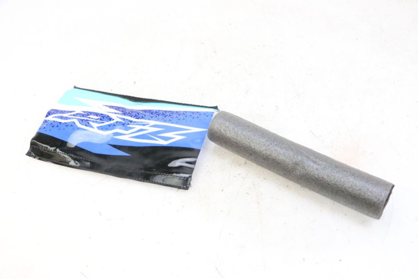 photo de HANDLEBAR FOAM PAD APOLLO RFZ 125 - Fixing points details