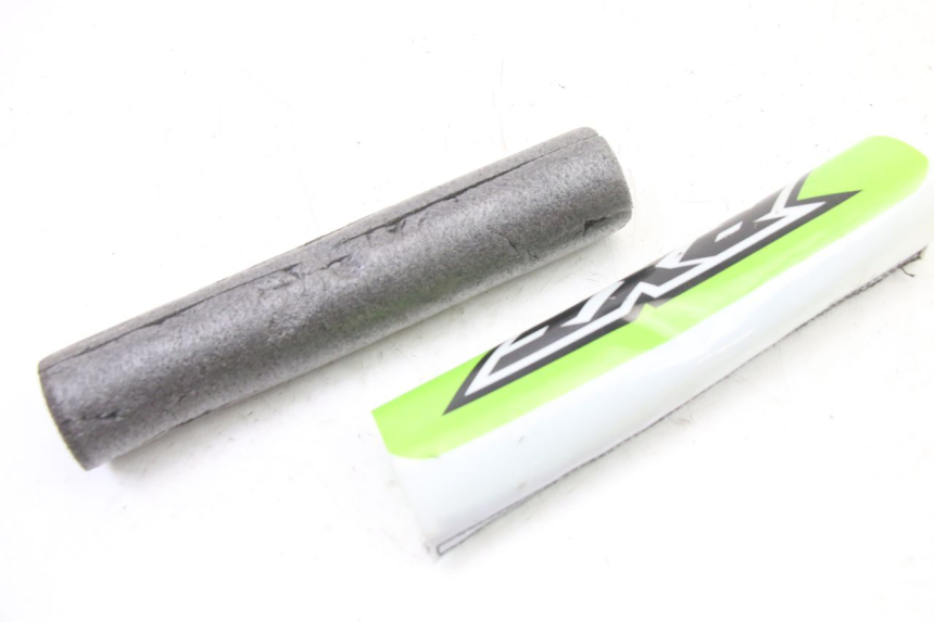 photo de HANDLEBAR FOAM APOLLO RXF 125 - Alternative perspective