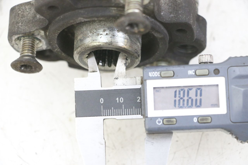 photo de REAR WHEEL HUB PEUGEOT SATELIS 125 (2013 - 2018) - Component detail