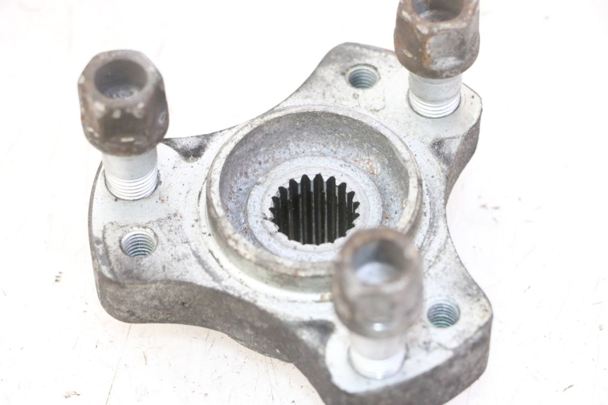 photo de REAR WHEEL HUB PEUGEOT SATELIS 125 (2006 - 2009) - Fixing points details