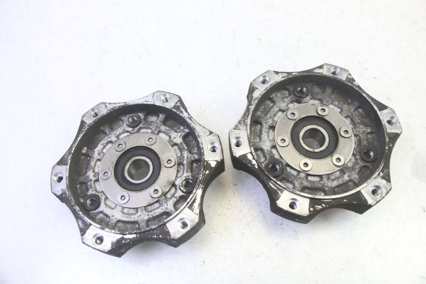 photo de FRONT WHEEL HUB QUADRO 4 4D 350 (2015 - 2018) - Main view