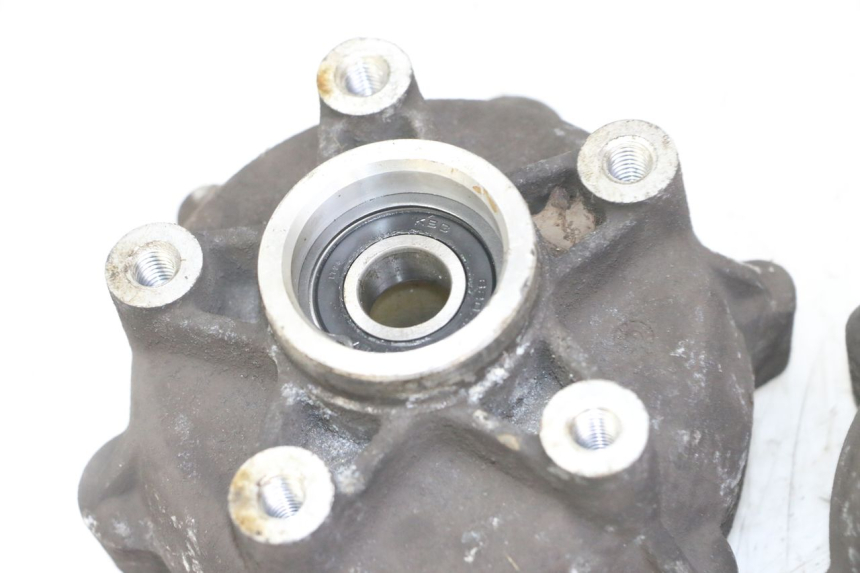 photo de FRONT WHEEL HUB PIAGGIO IE MP3 YOURBAN 300 (2011 - 2016) - Alternative perspective