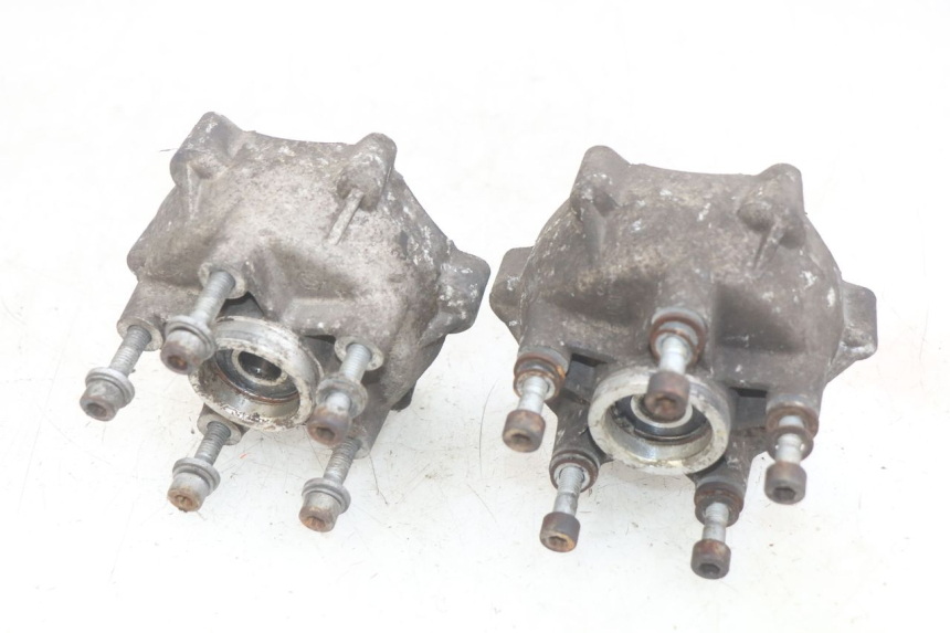 photo de FRONT WHEEL HUB PIAGGIO MP3 LT 400 (2007 - 2012) - Technical close-up