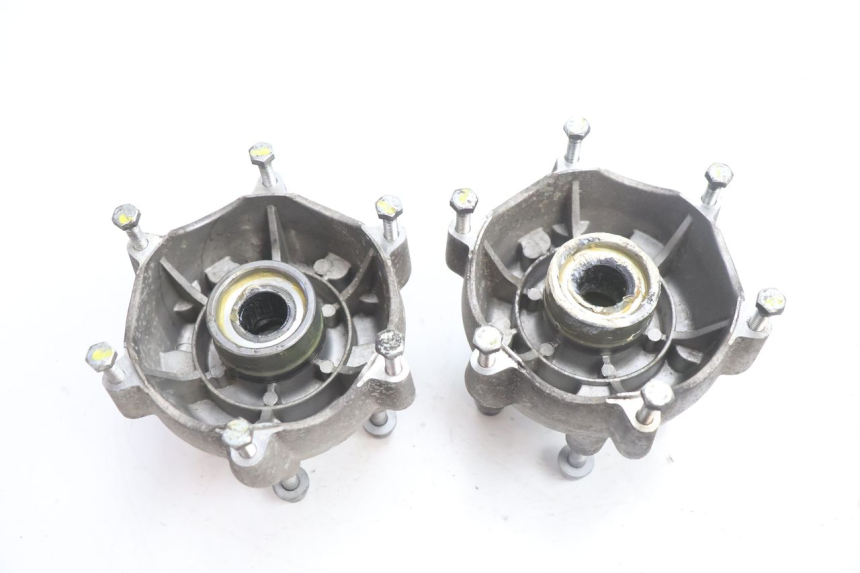photo de FRONT WHEEL HUB PIAGGIO MP3 LT 400 (2007 - 2012) - Zoom on usage condition