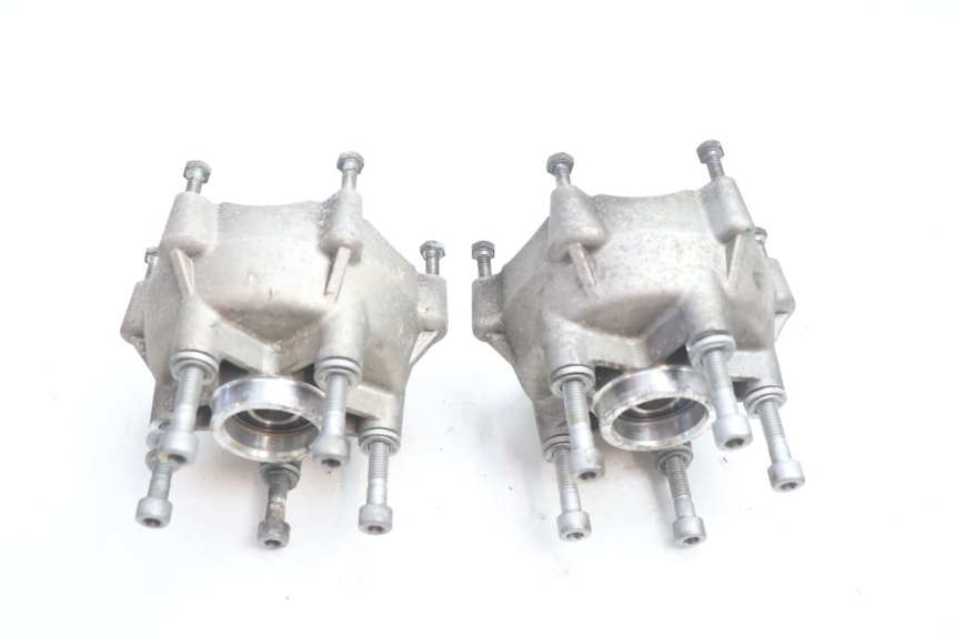 photo de FRONT WHEEL HUB PIAGGIO MP3 LT 400 (2007 - 2012) - Alternative perspective