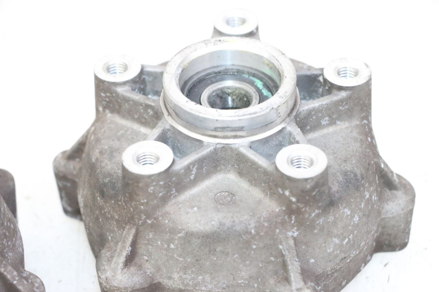 photo de FRONT WHEEL HUB PIAGGIO MP3 500 (2014 - 2017) - Fixing points details