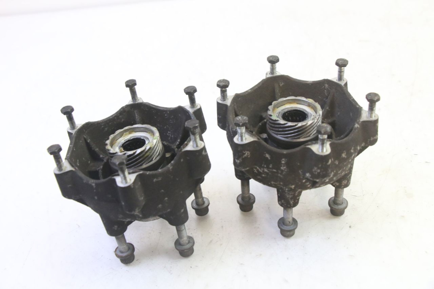 photo de FRONT WHEEL HUB PIAGGIO MP3 125 (2006 - 2014) - Alternative perspective