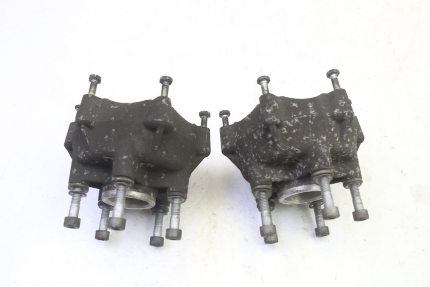 photo de FRONT WHEEL HUB PIAGGIO MP3 125 (2006 - 2014) - Technical close-up