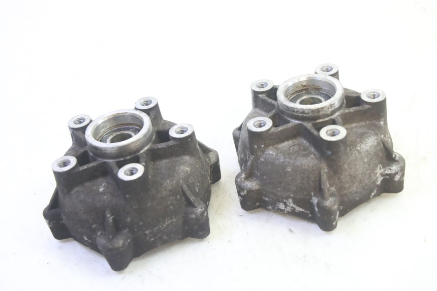 photo de FRONT WHEEL HUB PIAGGIO MP3 RL 250 (2006 - 2010) - Alternative perspective