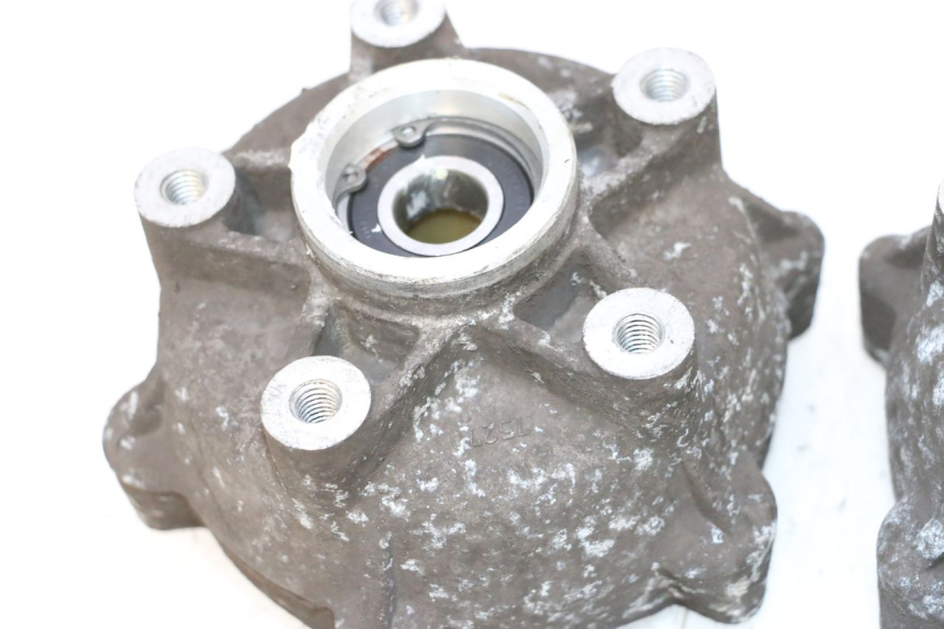 photo de FRONT WHEEL HUB PIAGGIO MP3 RL 250 (2006 - 2010) - Technical close-up