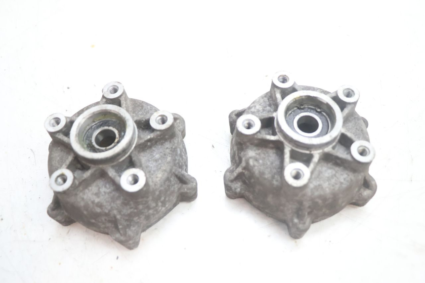 photo de FRONT WHEEL HUB PIAGGIO MP3 125 (2006 - 2014) - Technical close-up