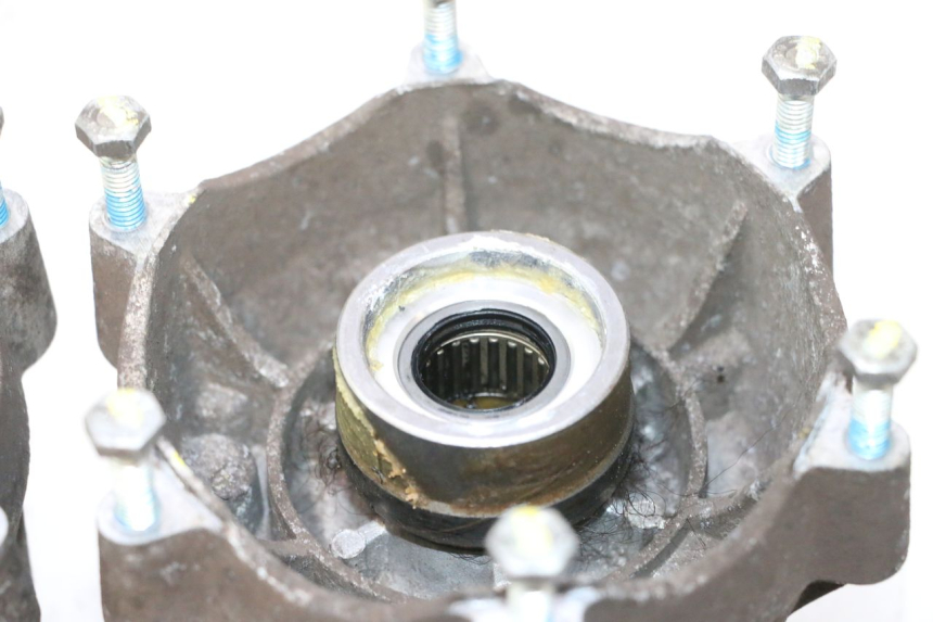photo de FRONT WHEEL HUB PIAGGIO MP3 500 (2011 - 2015) - Surface and material condition